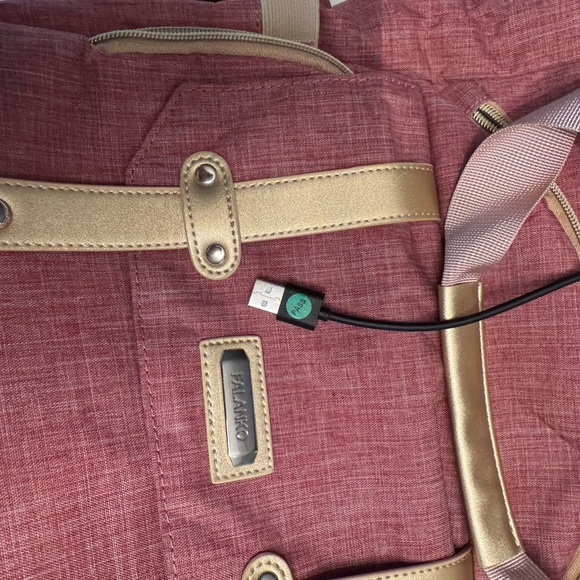 Stylish Red and Gold Laptop Bag - Picture 4 of 6